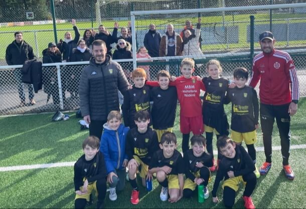 U11 et leurs supporters à Tregunc
